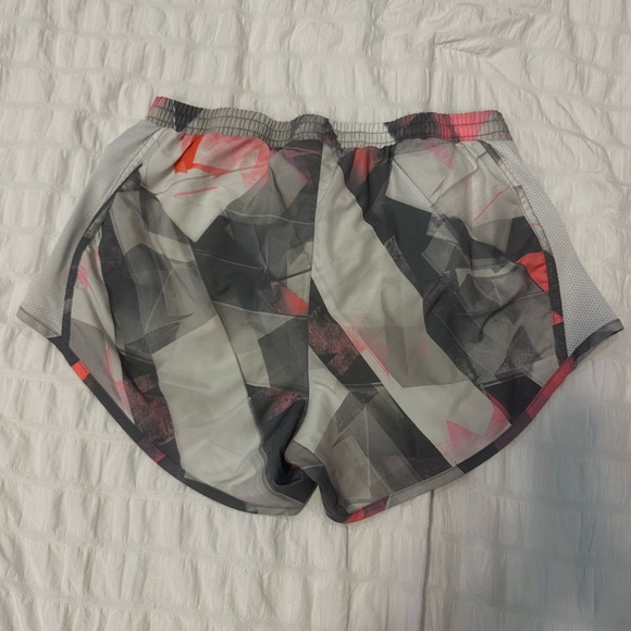 Under Armour Women’s Multicolor Abstract HeatGear Athletic Shorts - Picture 2 of 3